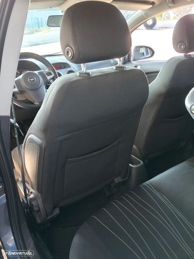 Opel Corsa 1.2 Cosmo - 4