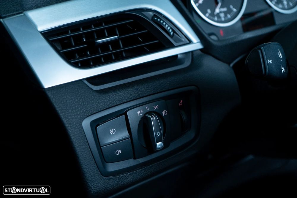 BMW X1 16 d sDrive Pack M - 12