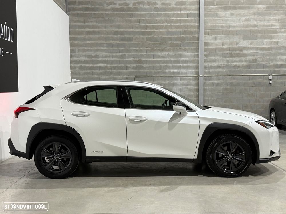 Lexus UX 250h Premium - 27