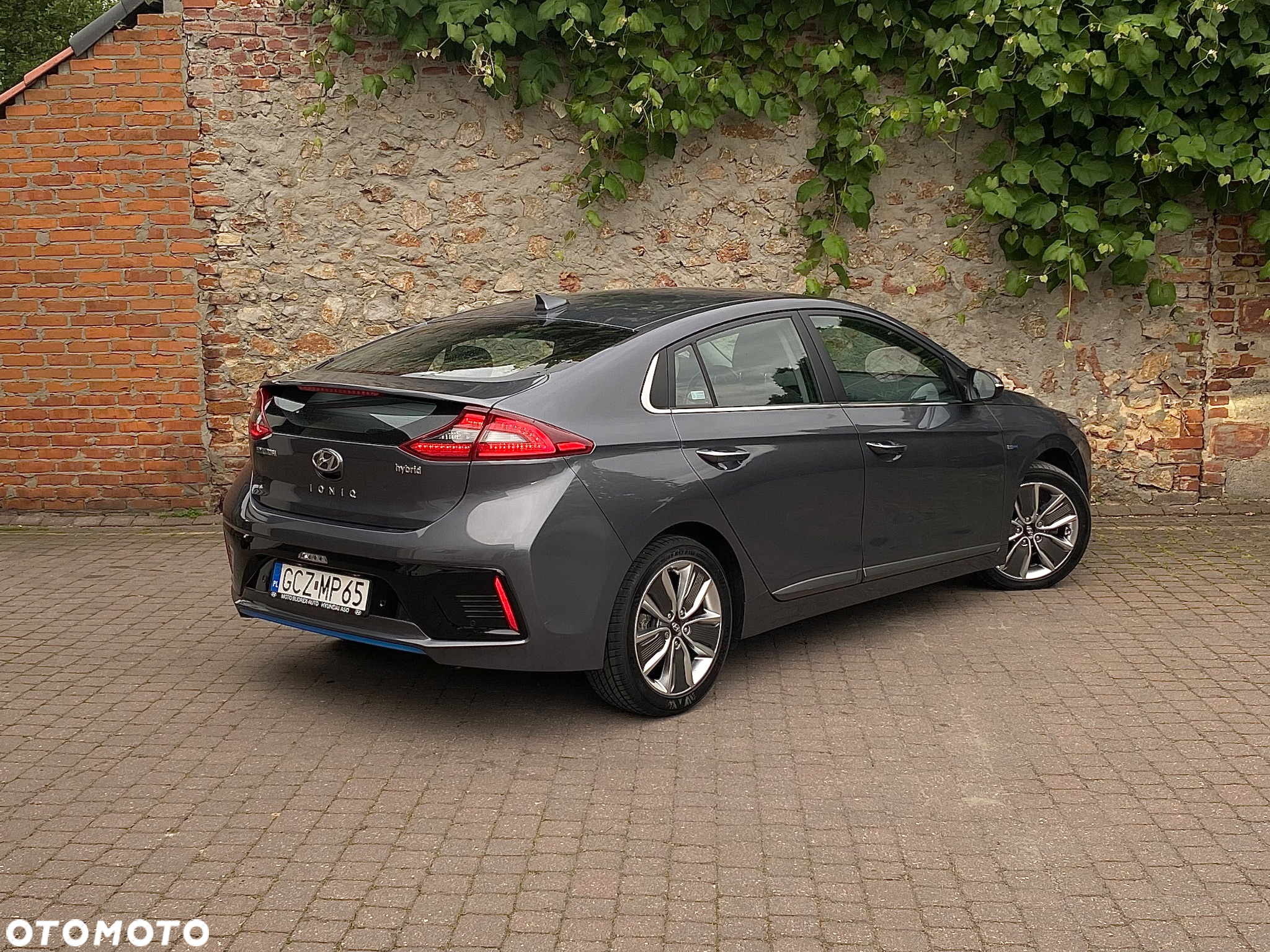 Hyundai IONIQ hybrid Premium - 5
