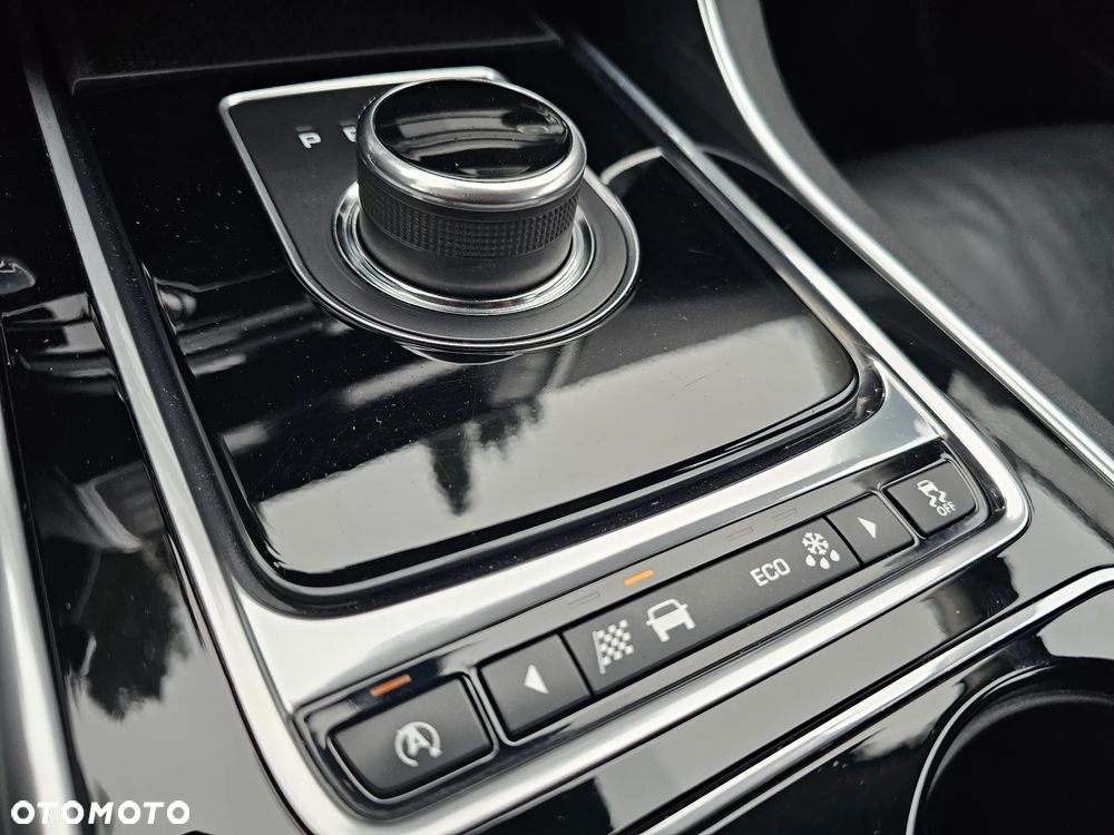 Jaguar XE E-Performance Portfolio - 23