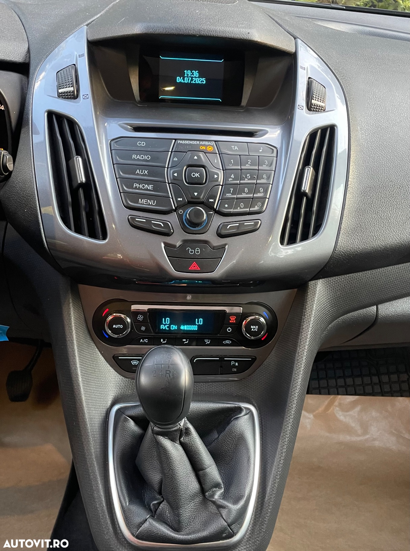 Ford Tourneo Connect 1.6 TDCi Start-Stop Titanium - 9