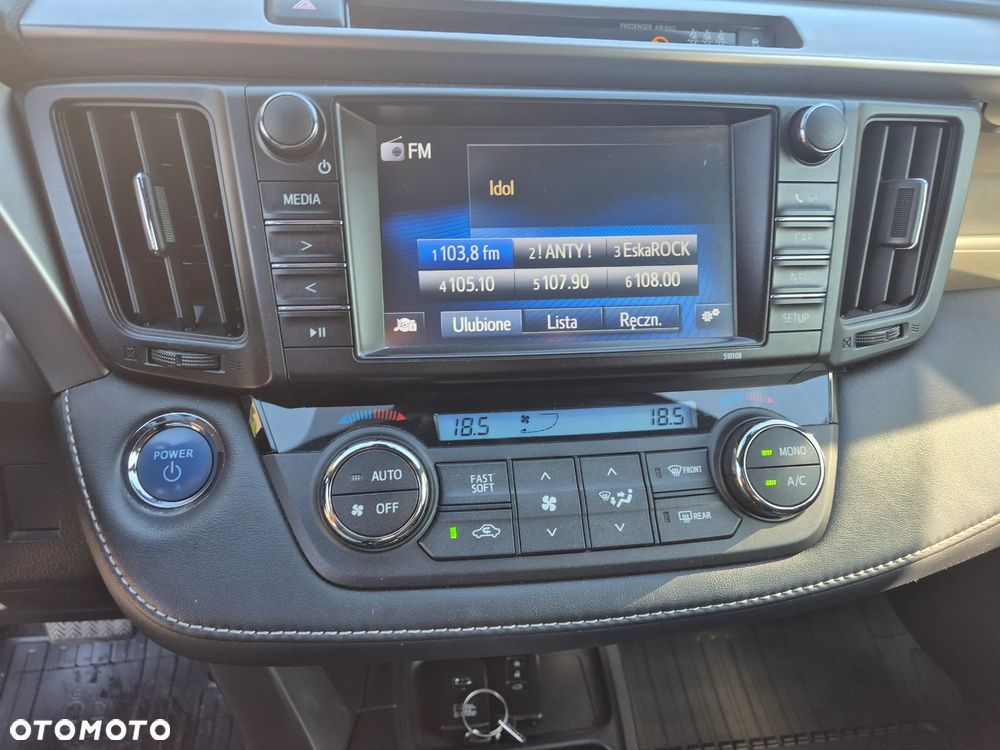 Toyota RAV4 Hybrid Premium 4x2 - 19