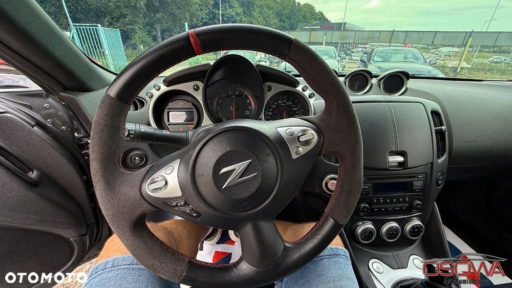 Nissan 370 Z - 26