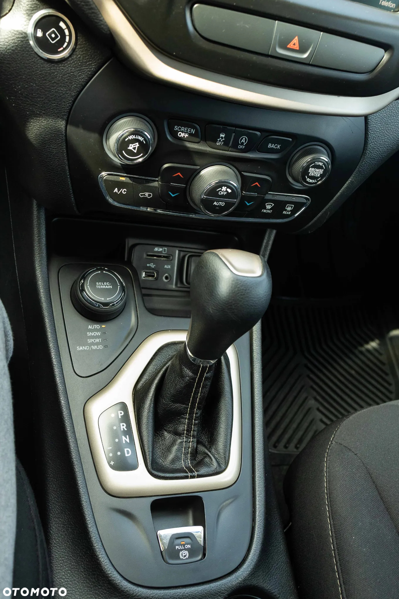 Jeep Cherokee - 17