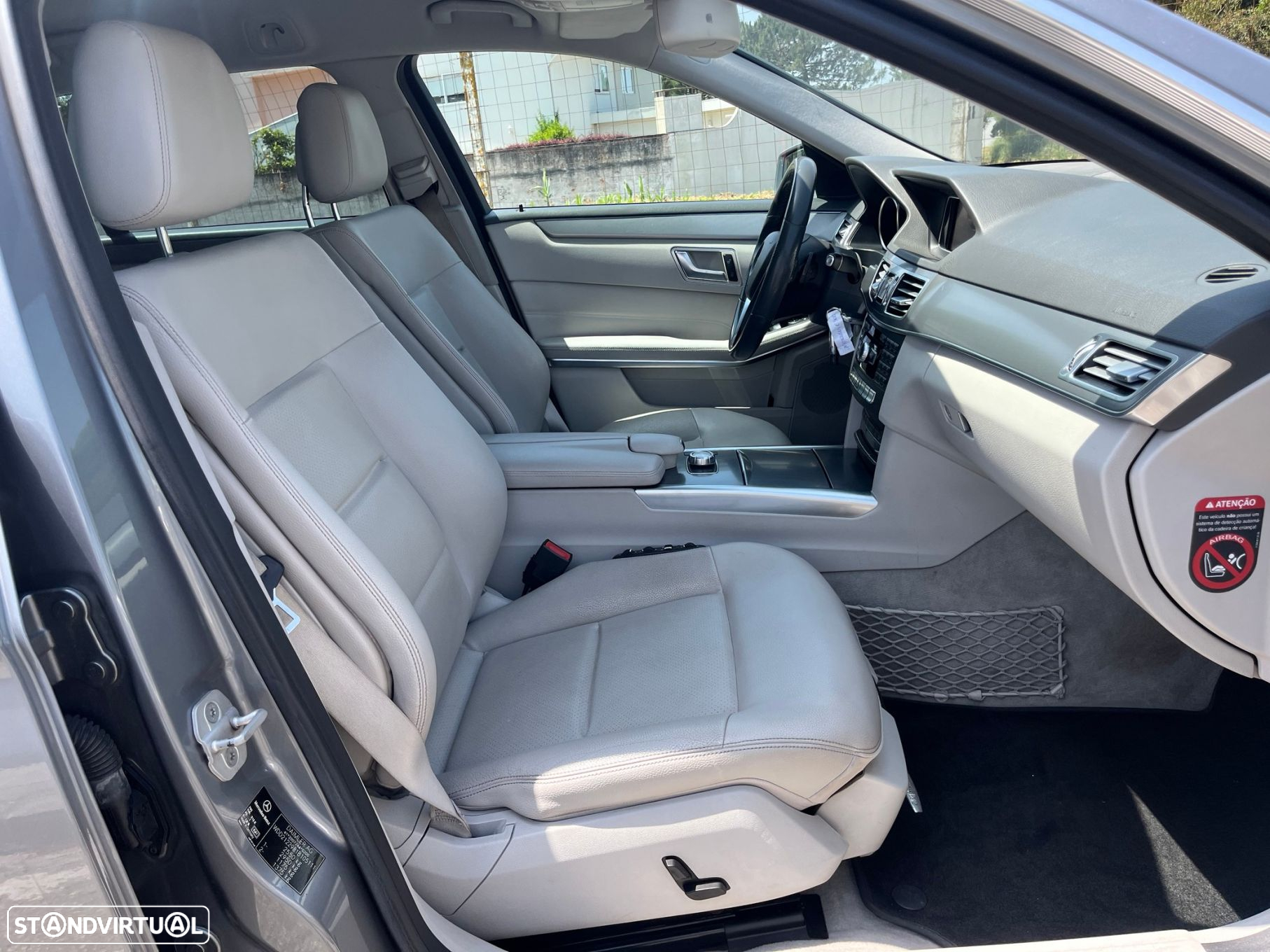Mercedes-Benz E 300 Bluetec Hybrid Avantgarde - 39