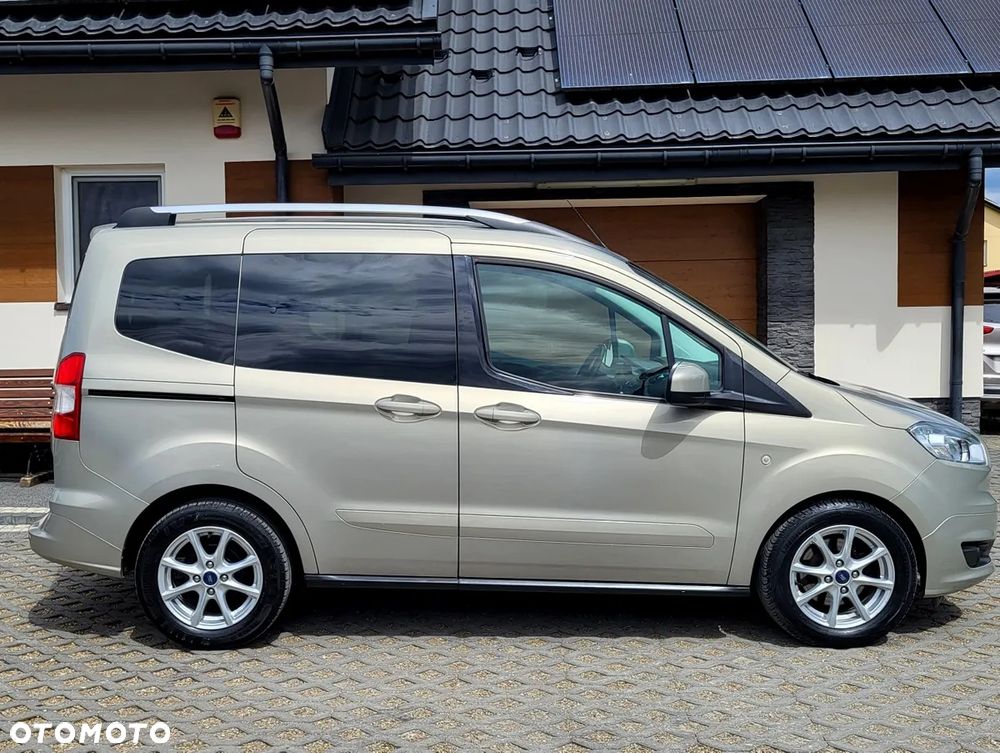 Ford Tourneo Courier 1.0 EcoBoost S&S Titanium - 8
