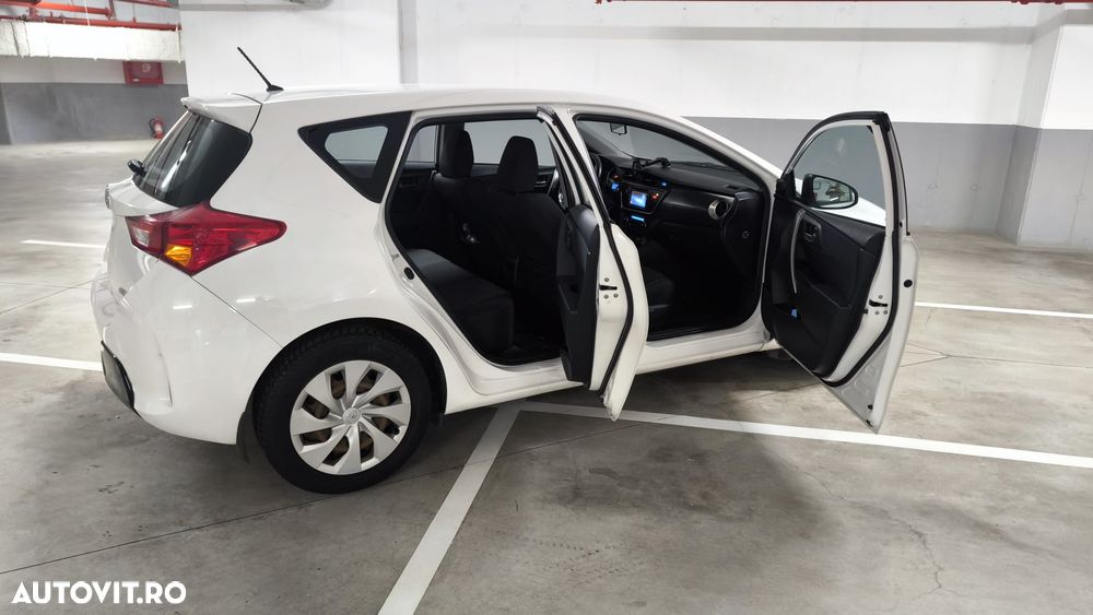 Toyota Auris 1.4 D-4D Terra - 7