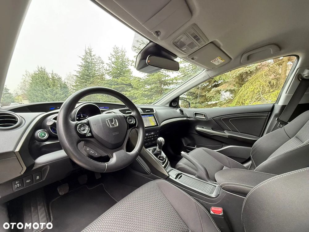 Honda Civic 1.6 i-DTEC Executive Black Edition - 16