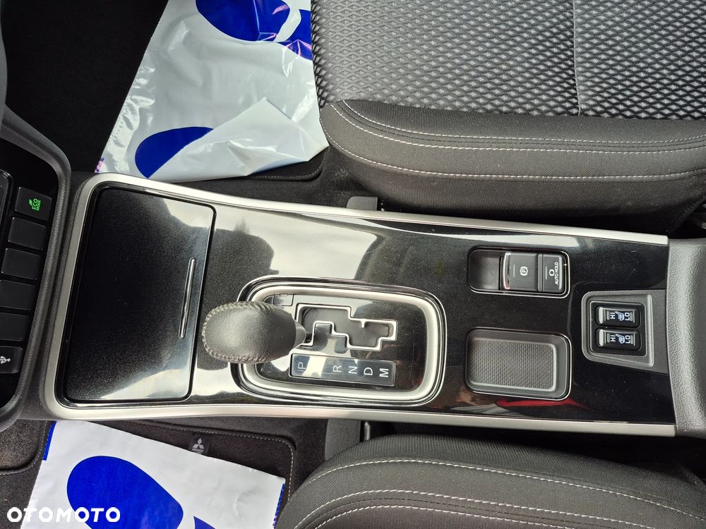 Mitsubishi Outlander - 18