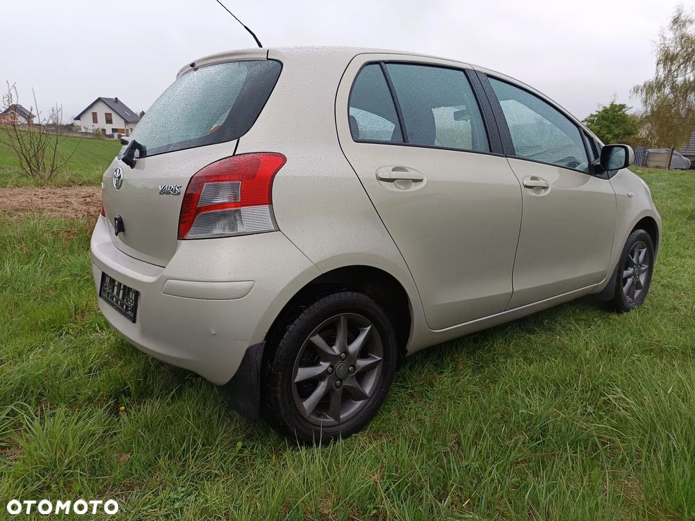 Toyota Yaris 1.33 VVT-i Comfort - 10