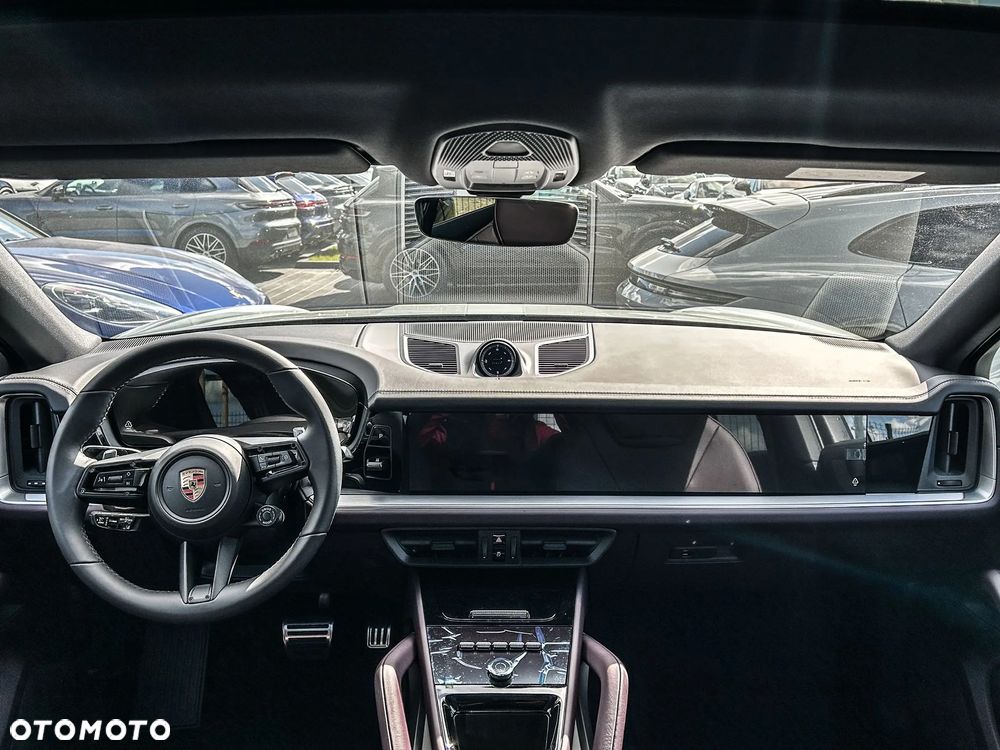 Porsche Cayenne Coupe E-Hybrid PHEV - 9