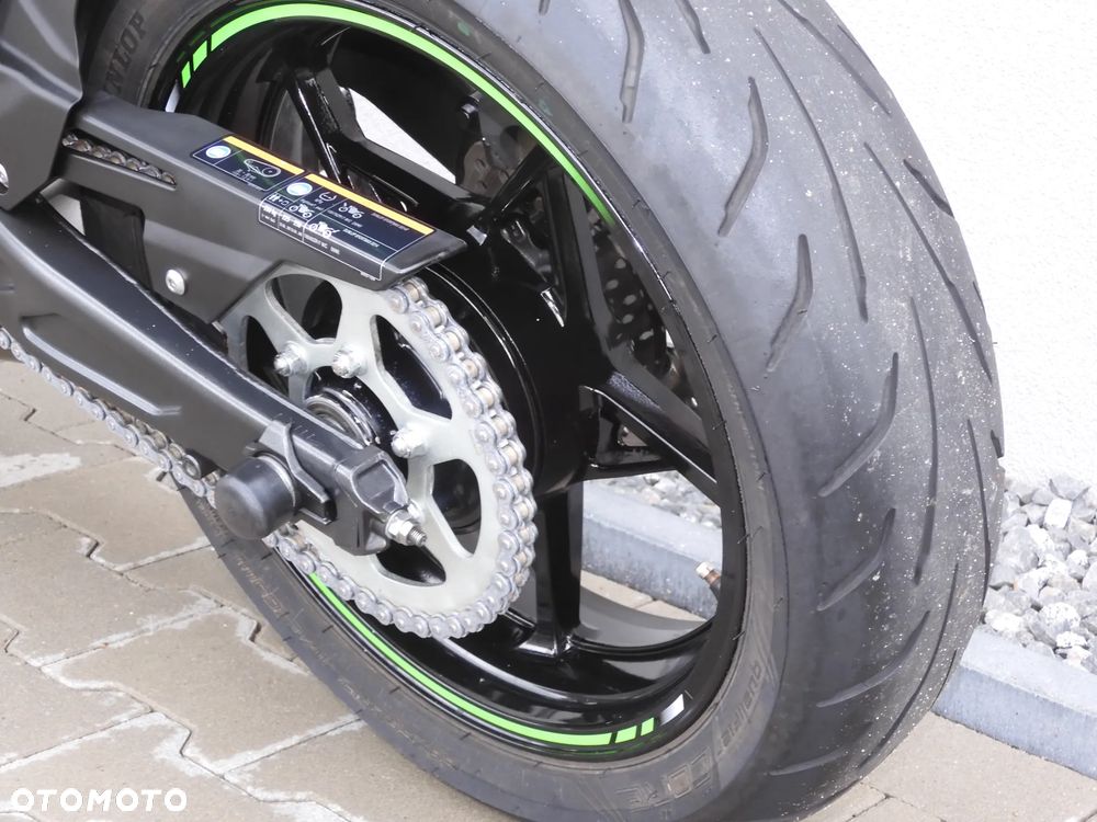Kawasaki Ninja - 32