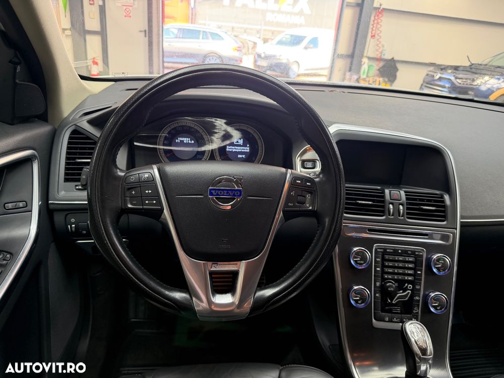 Volvo XC 60 D5 AWD Aut. RDesign - 15