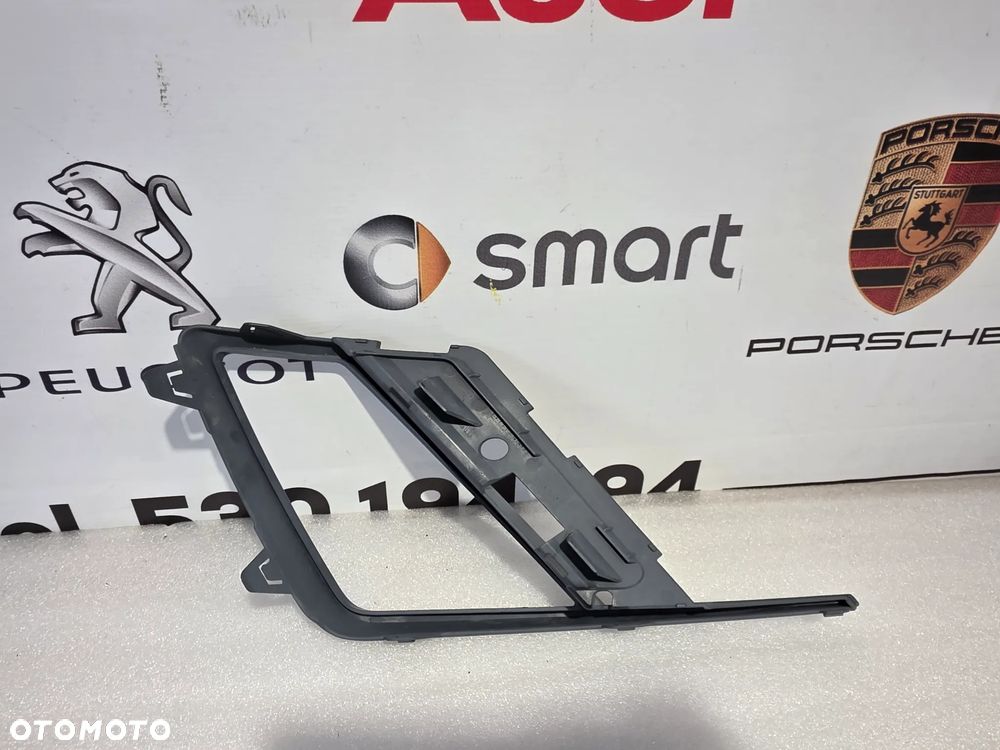 SEAT IBIZA V 6F0 17- LEWA / PRAWA KRATKA BOCZNA ZDERZAKA PRZEDNIEGO PRZÓD NR 6F0853711 / 6F0853712 NR AUKCJI KB76 - 12