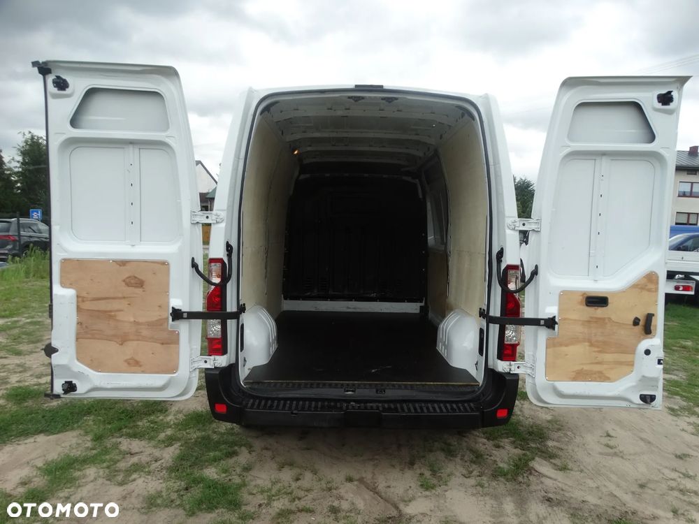 Nissan NV400 - 15