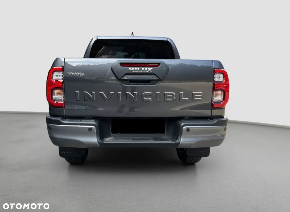 Toyota Hilux 2.8 D-4D Double Cab Invincible 4x4 - 5