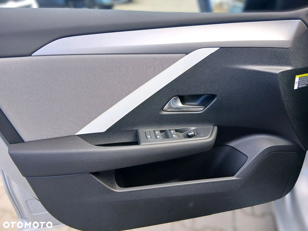 Opel Astra 1.2 T Business Edition S&S - 13