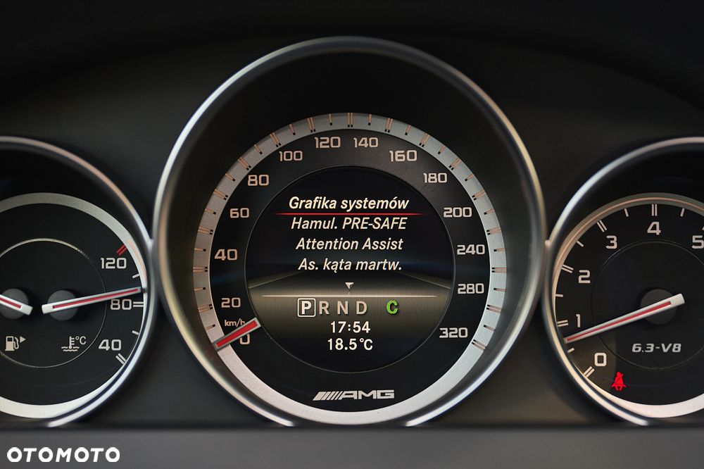 Mercedes-Benz Klasa C 63 AMG - 32