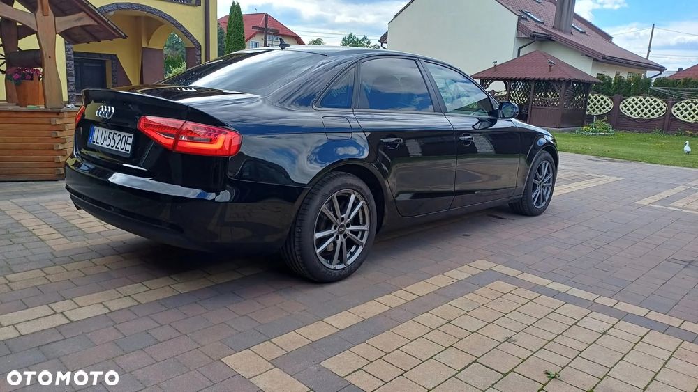Audi A4 Limousine - 3