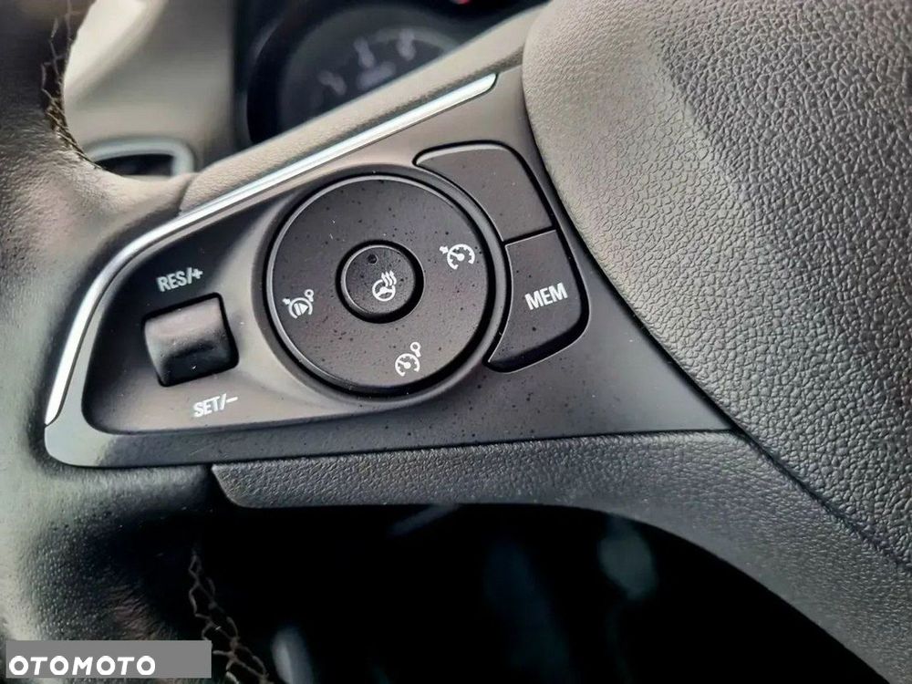 Opel Crossland X - 16