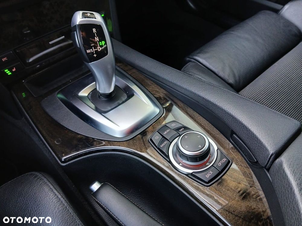 BMW Seria 5 540i - 21