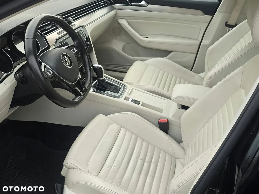 Volkswagen Passat - 9