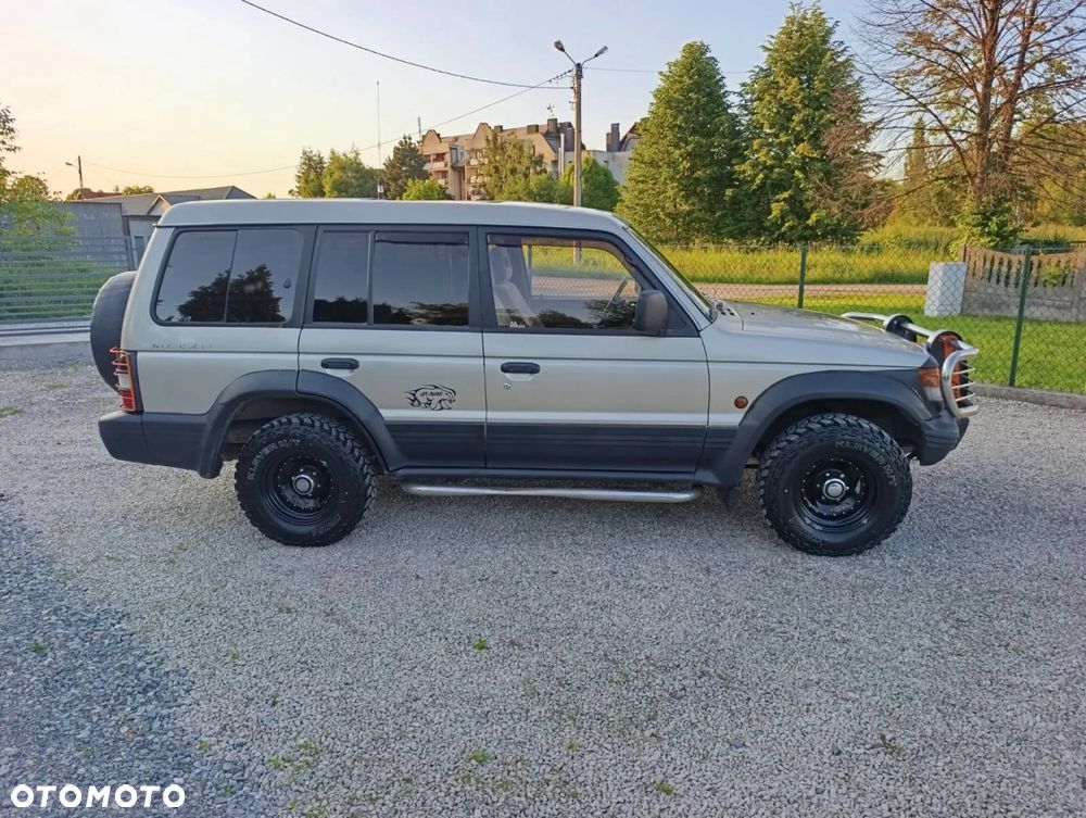 Mitsubishi Pajero 2.5 TD GL - 2