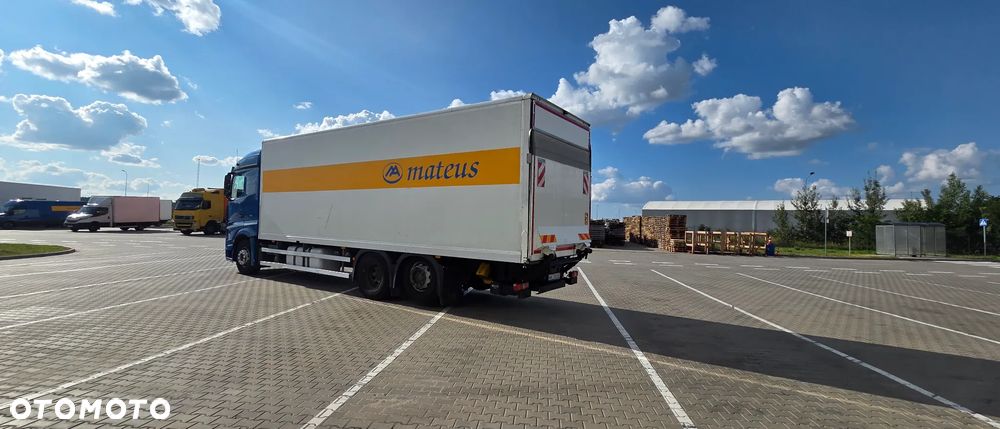 Mercedes-Benz Actros - 4