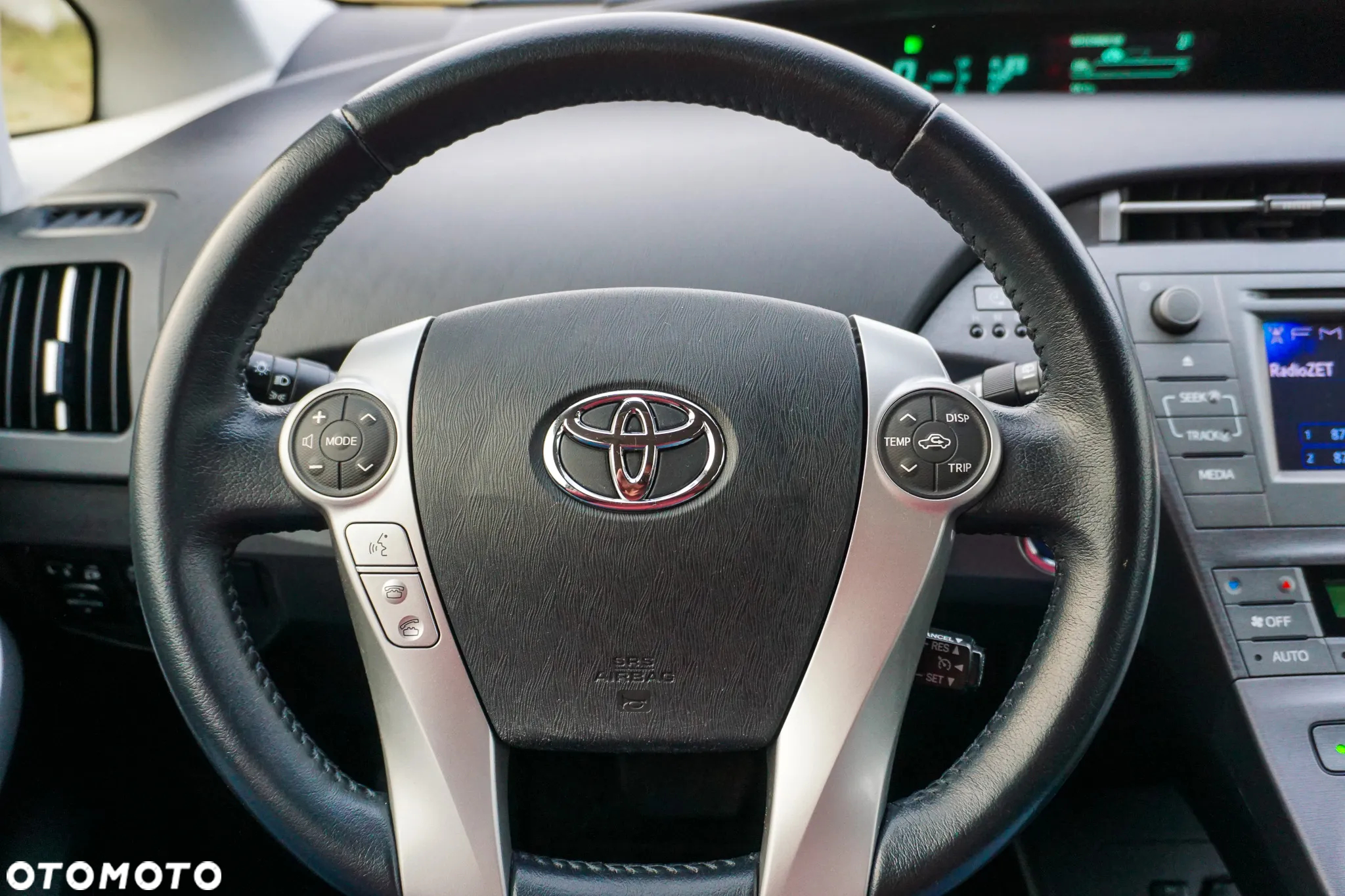 Toyota Prius Plug-in (Hybrid) Life - 30