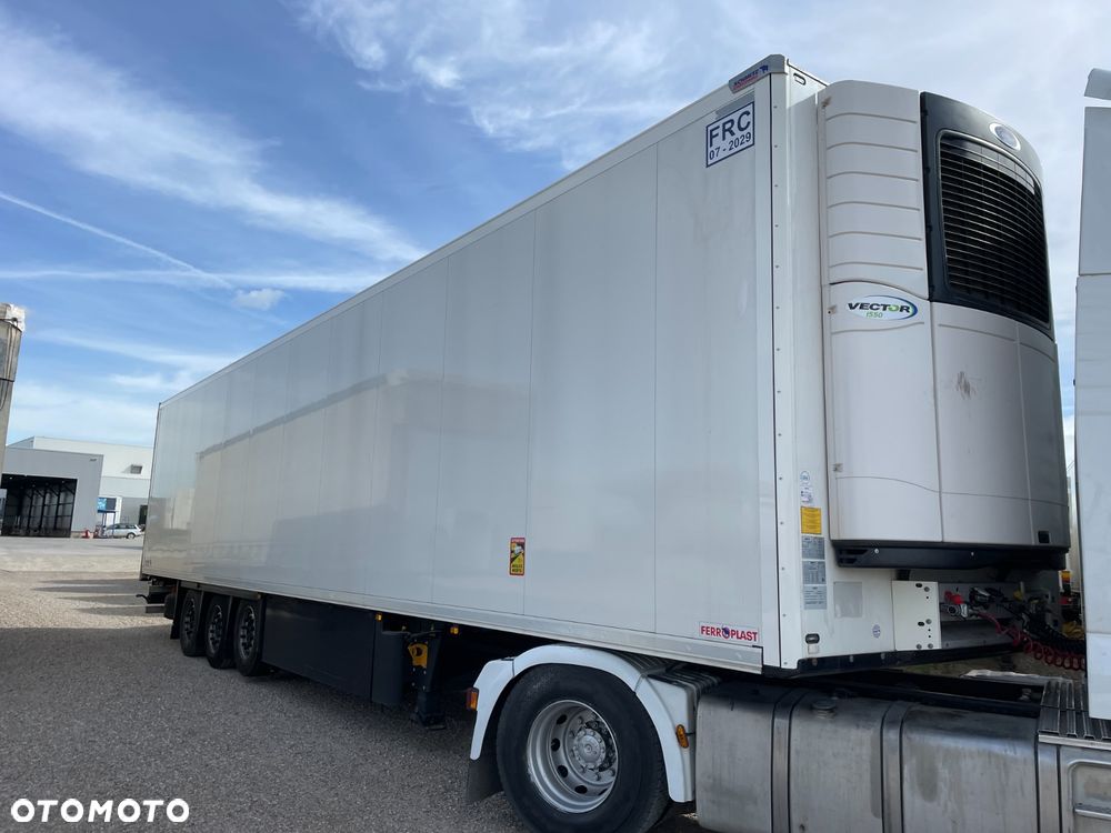 Schmitz Cargobull SKO 24/L - 13.4 FP COOL V7 Reefer Standard - 1