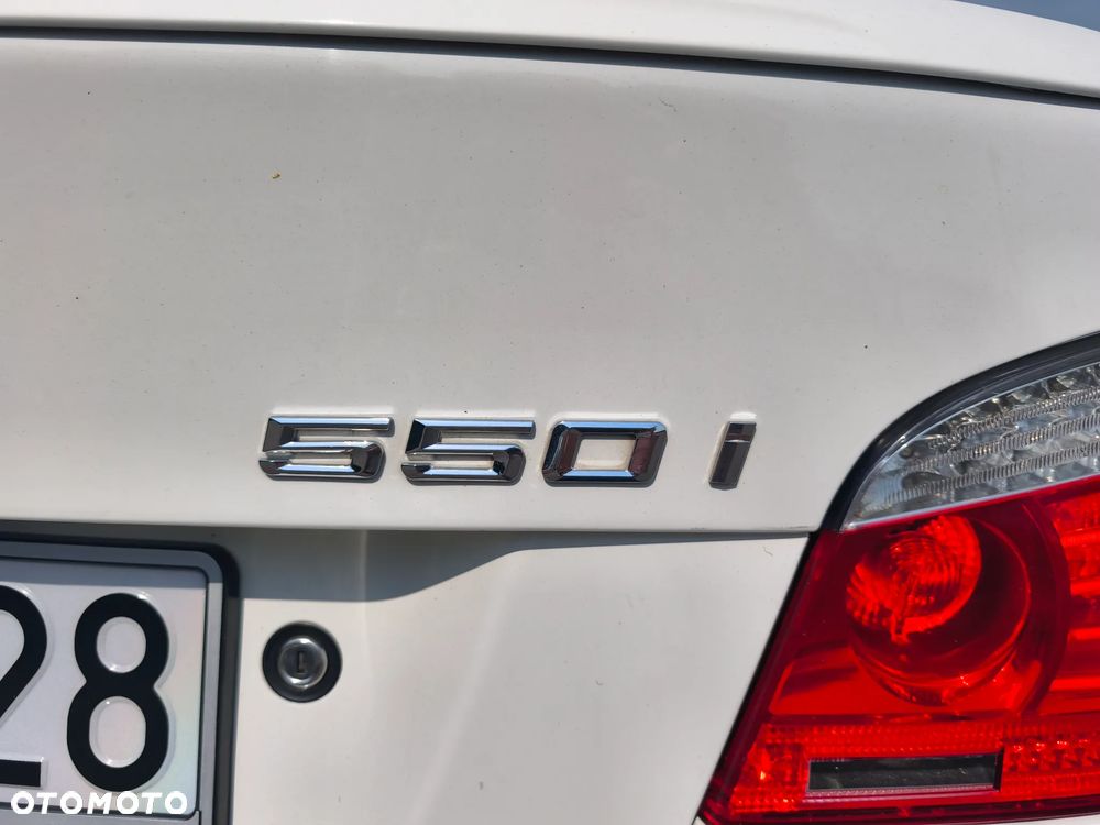 BMW Seria 5 550i - 9