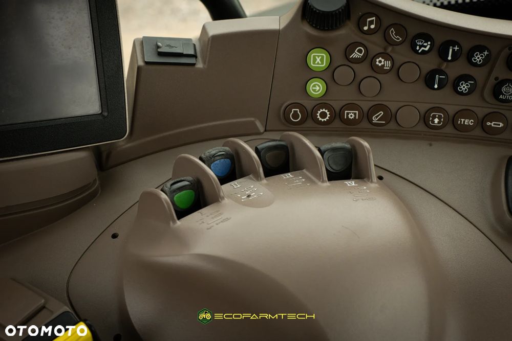 John Deere 6215R - 7