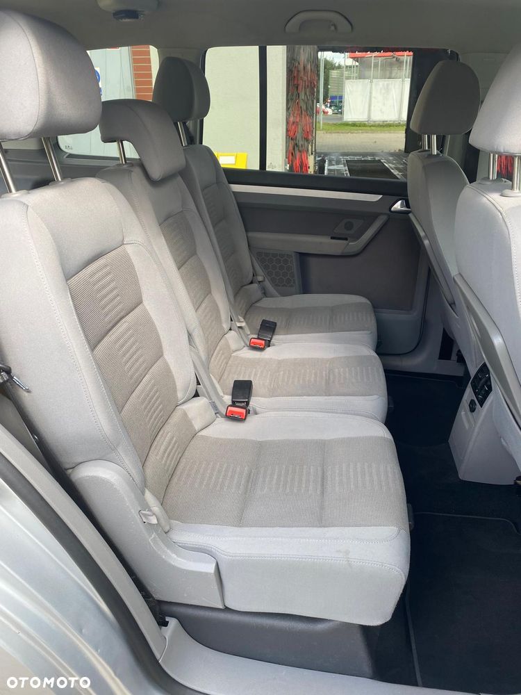 Volkswagen Touran 2.0 TDI Highline - 4