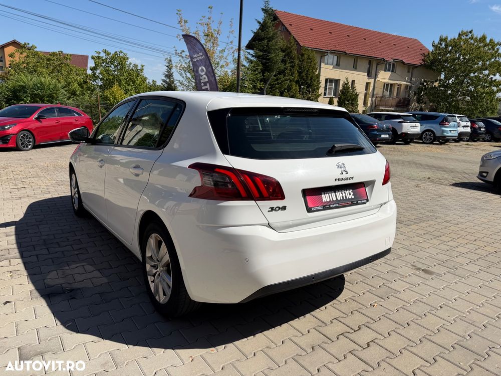 Peugeot 308 1.2 L PureTech Turbo S&S EAT8 Active Pack - 6