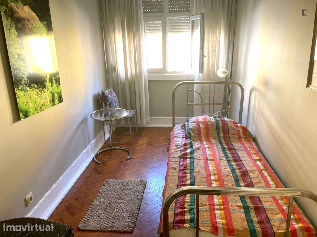Quarto - localizado em Estrela Lisbon - Grande imagem: 3/9