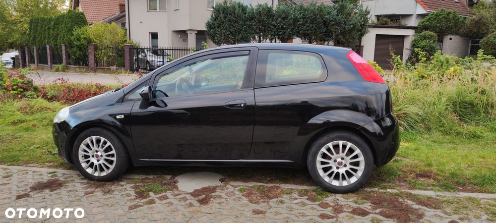 Fiat Grande Punto 2009 photo 3
