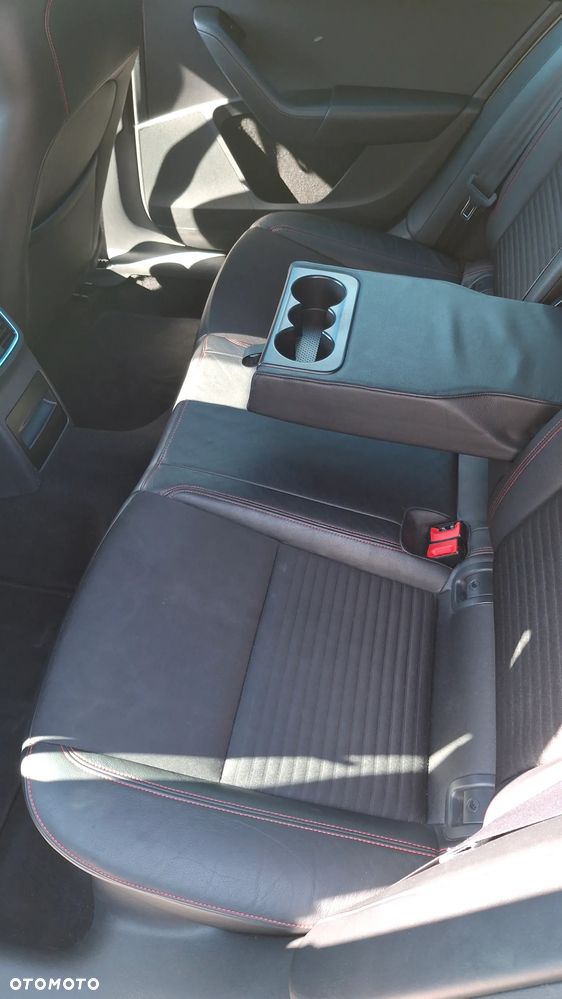 Skoda Octavia 2.0 TDI DSG RS - 16