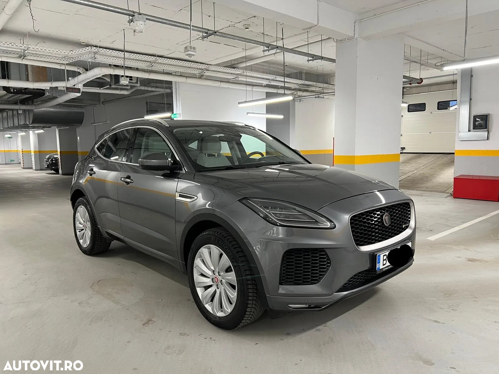 Jaguar E-Pace P250 AWD R-Dynamic HSE - 5