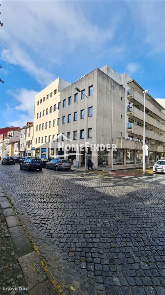 Apartamento T3 junto à Igreja de S. Vicente - Grande imagem: 2/34