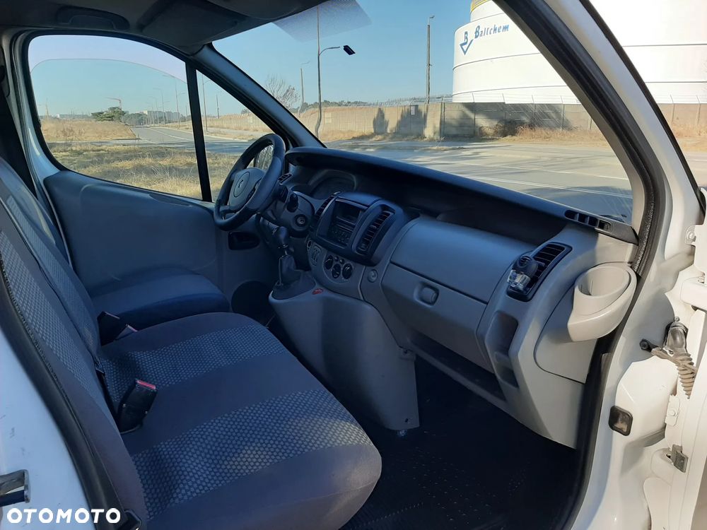 Renault TRAFIC - 7