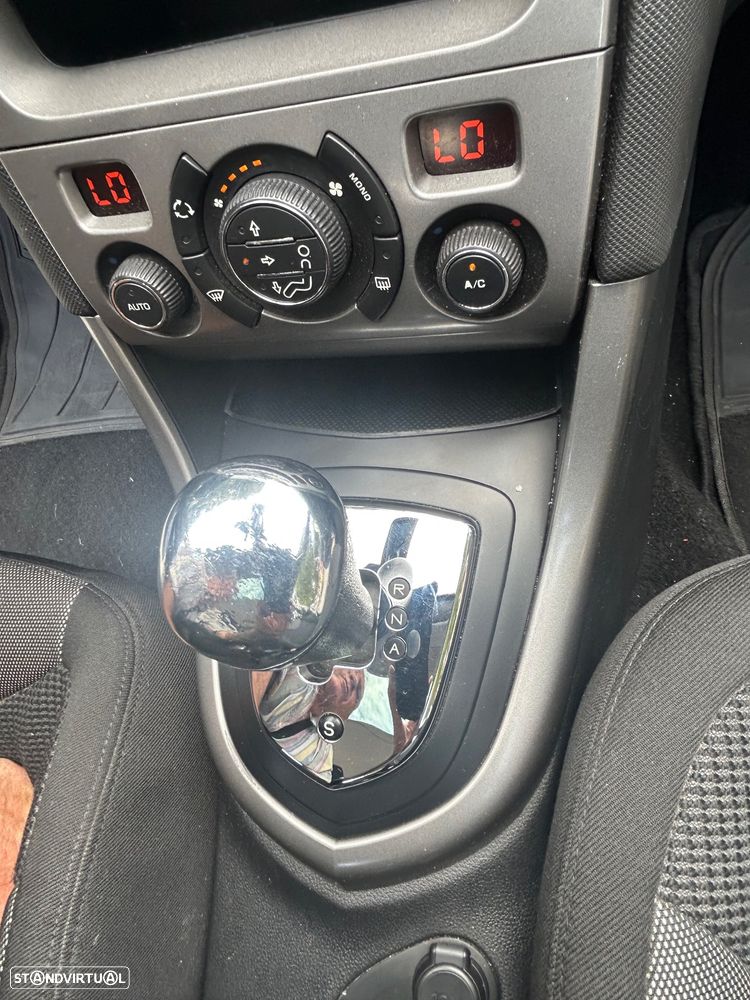 Peugeot 308 SW 1.6 e-HDi Active 2-Tronic - 24