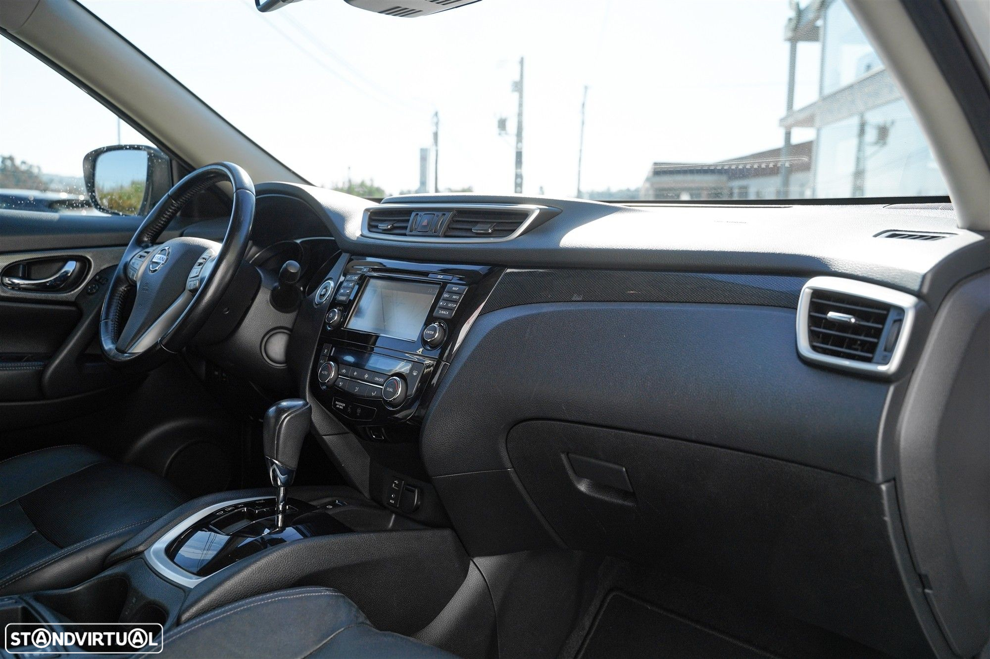Nissan X-Trail 1.6 dCi N-Connecta Xtronic - 32