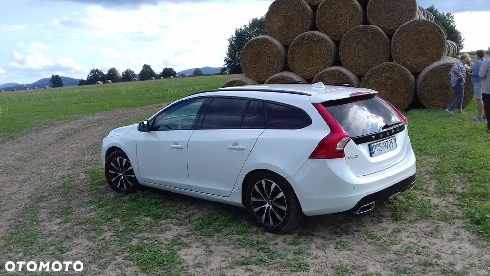 Volvo V60 D2 Momentum - 1