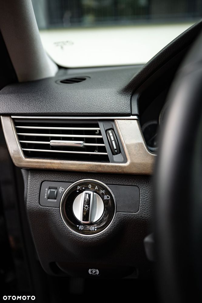 Mercedes-Benz Klasa E 220 CDI DPF BlueEFFICIENCY Automatik Elegance - 14