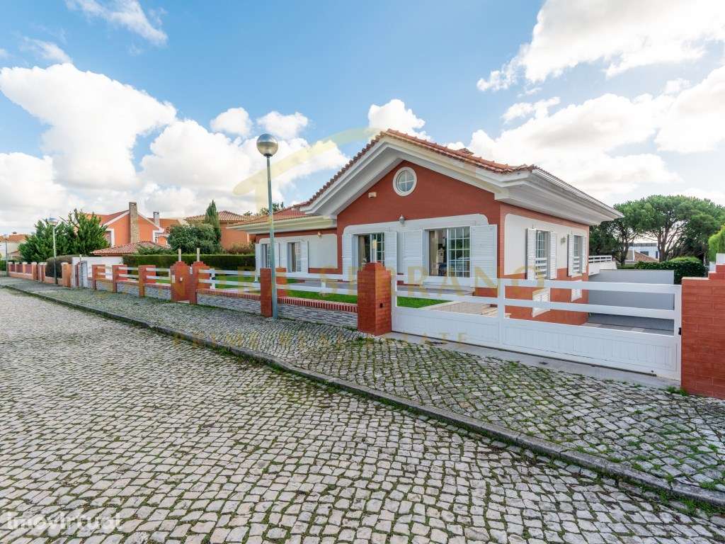 Espaçosa moradia T4 de traça tradicional - Grande imagem: 3/43