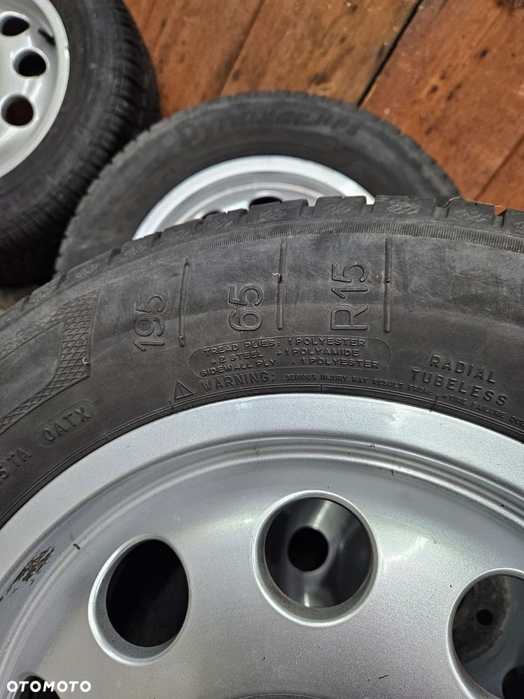Komplet kół aluminiowych z oponami zimowymi Audi A3 8L 195/65 R15 - 14