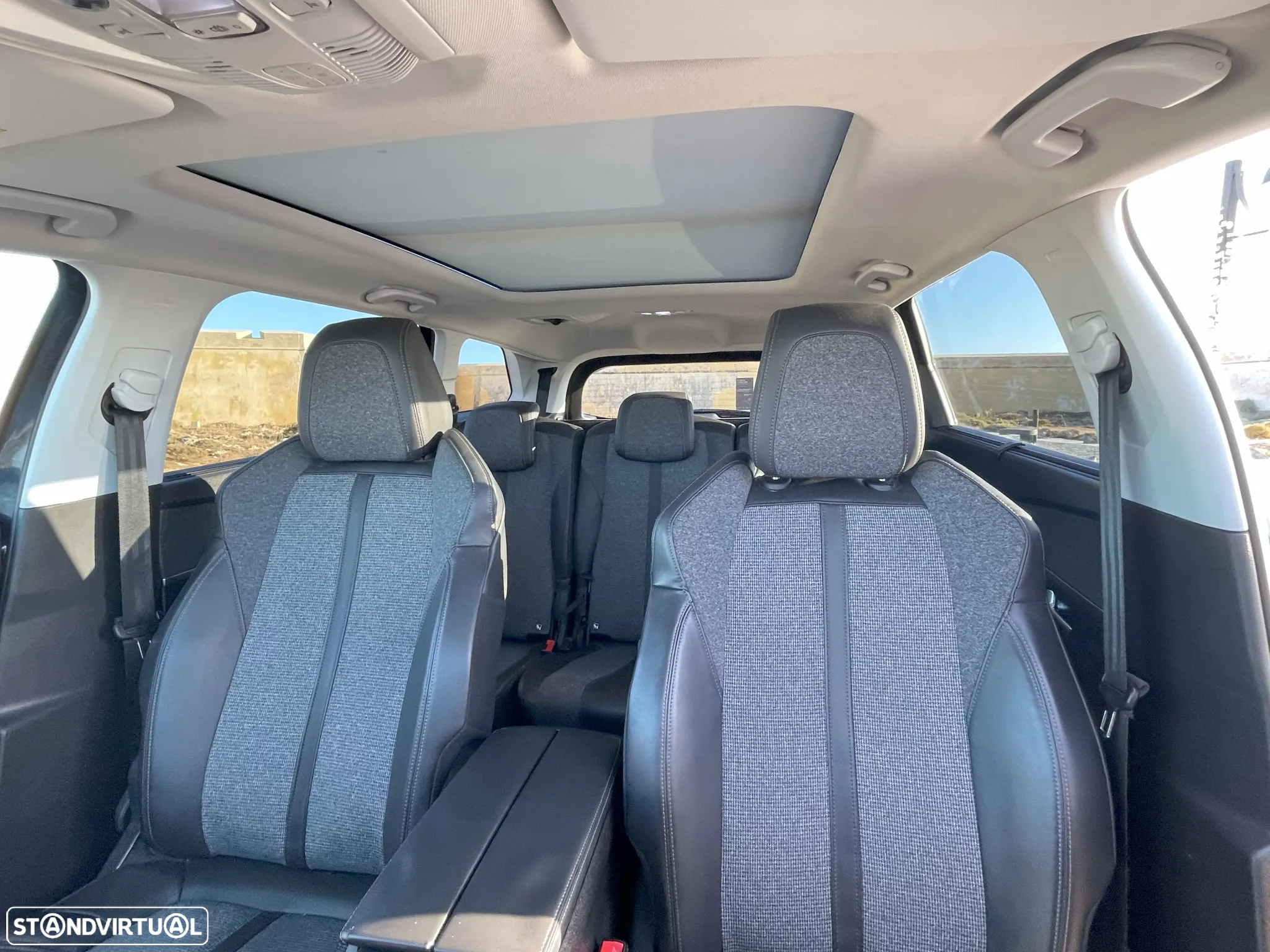 Peugeot 5008 1.2 PureTech Allure EAT6 - 24