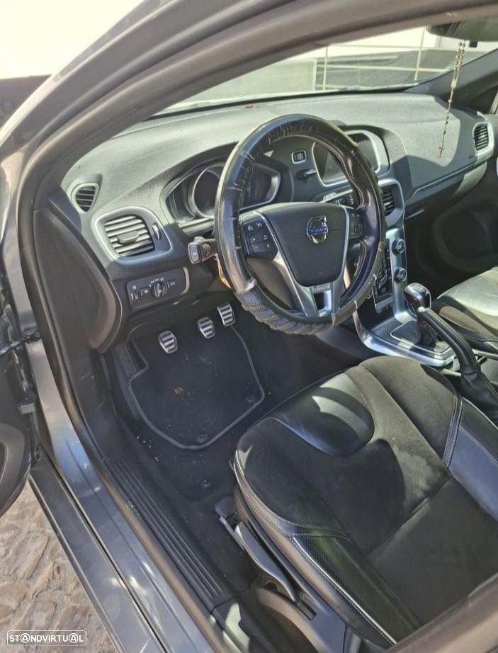 Volvo V40 2.0 D2 R-Design - 1