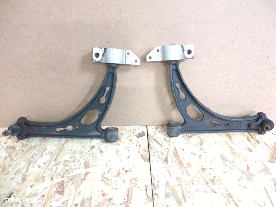 Triangulo de suspensão Braço Audi A3 8P VW Golf V - 1